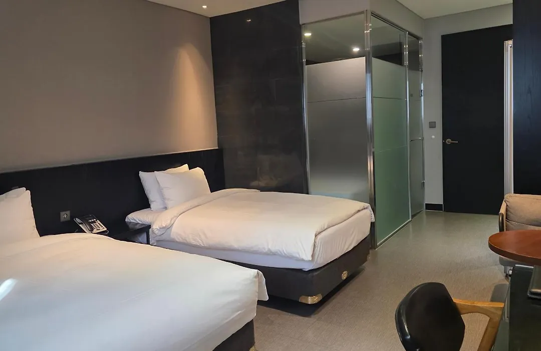 Rivertain Hotel-1