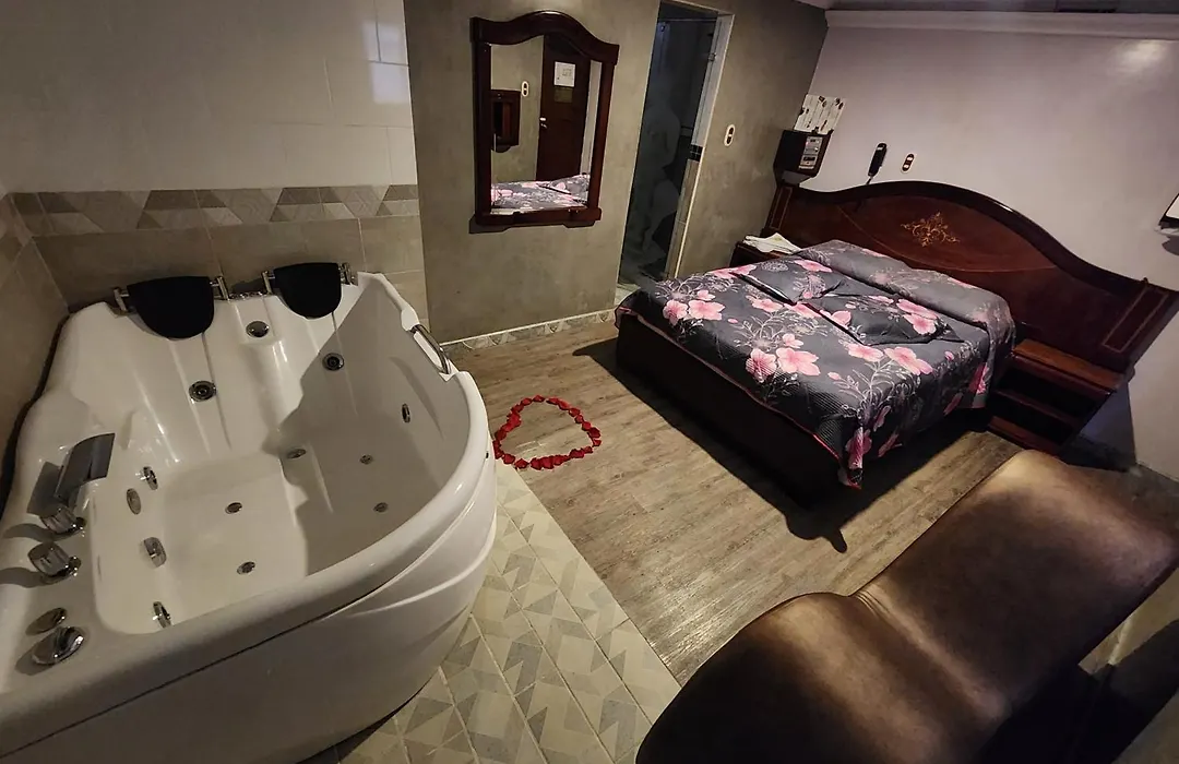 Motel Piramides De Cristal-1