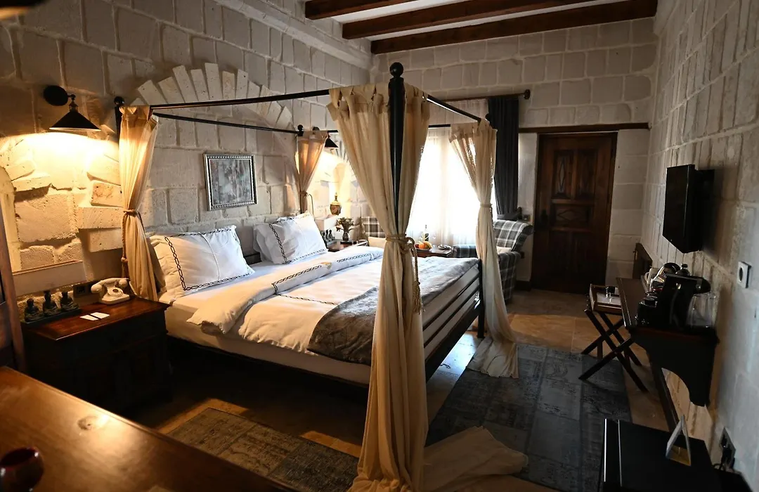 Seraphim Cave Suites & Spa-1