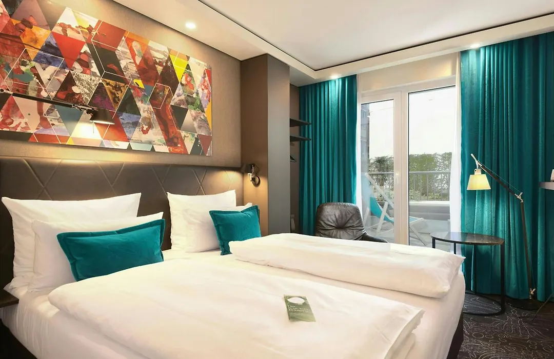 Motel One Frankfurt-Roemer-1