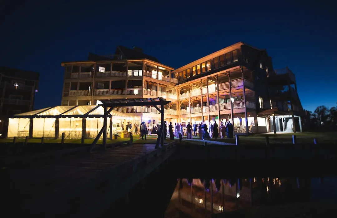 The Burrus House Inn Waterfront Suites-1
