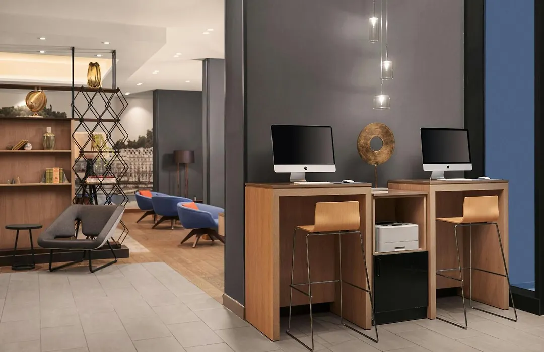 Courtyard by Marriott Paris Porte de Versailles-1