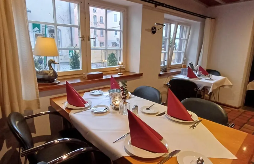 Hotel Schiefes Haus-1