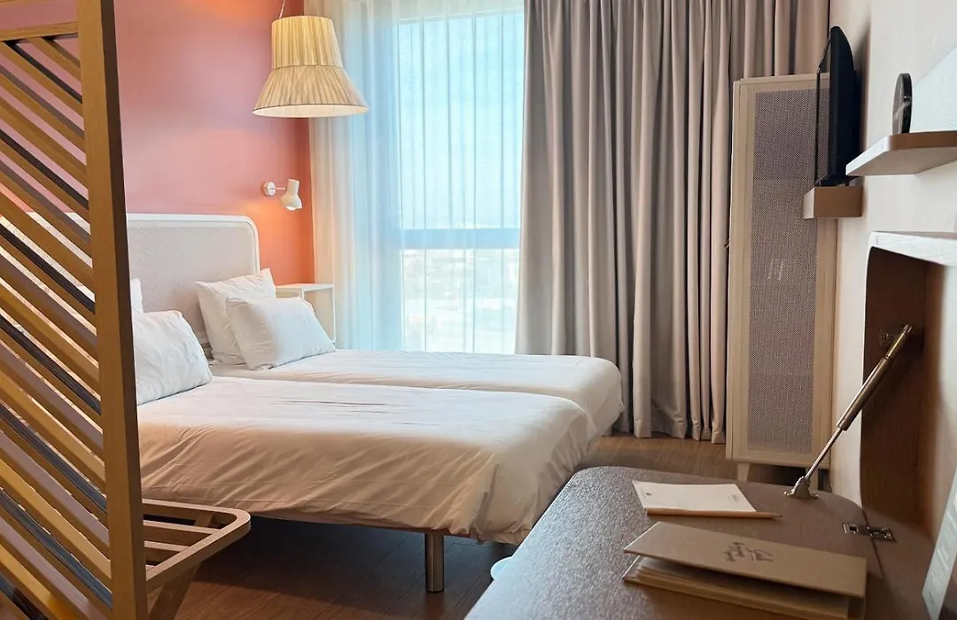 Okko Hotels Paris La Defense-1