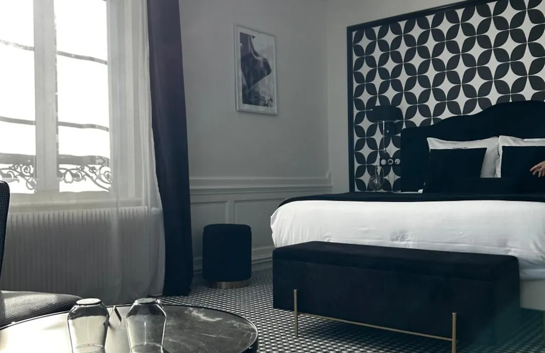 Hotel Echappee En Baie - Chambres Climatisees -Parking Prive Gratuit Dont Forfaits Bornes Electriques Reservable-1