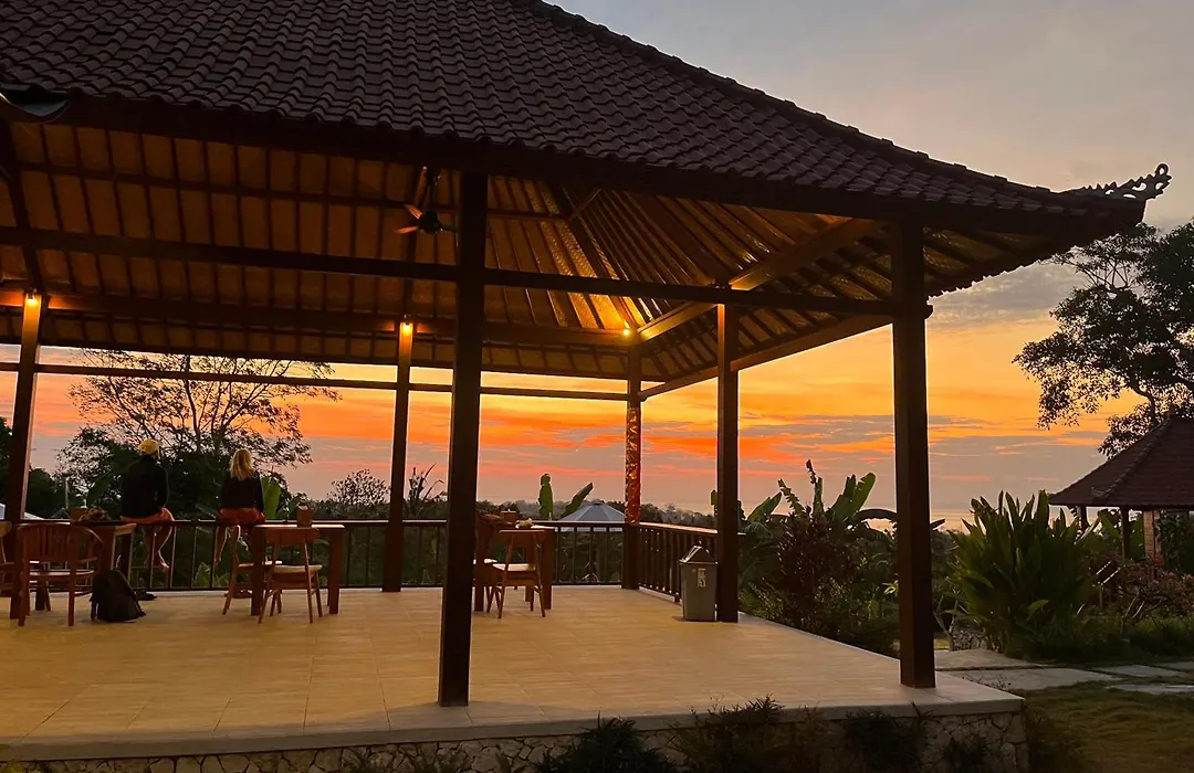 Sunset Hill Lembongan-1