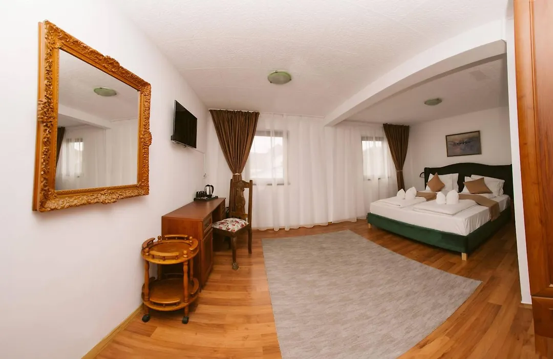Urban Rooms - Self Check-In Ultra Central Medias-1
