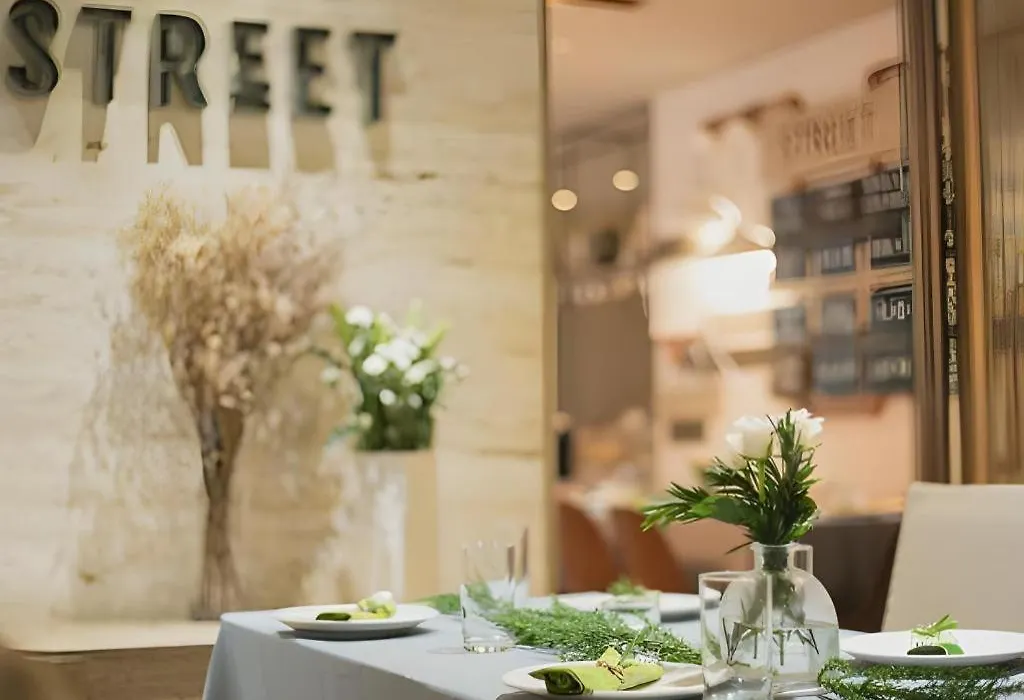 Clef Hotel Bangkok-1