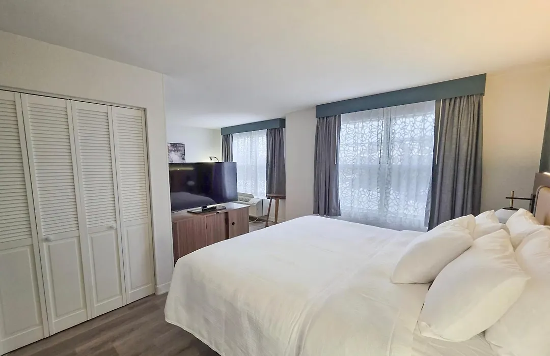 Baymont By Wyndham Auburn Hills South-1
