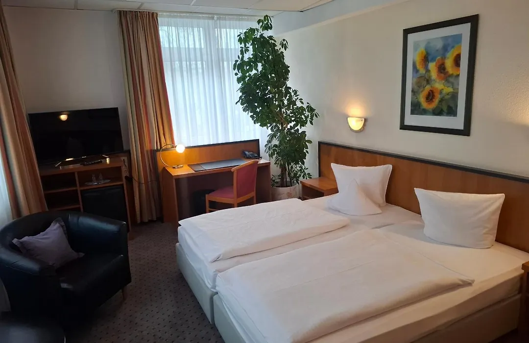 Andersen Hotel Birkenwerder-1