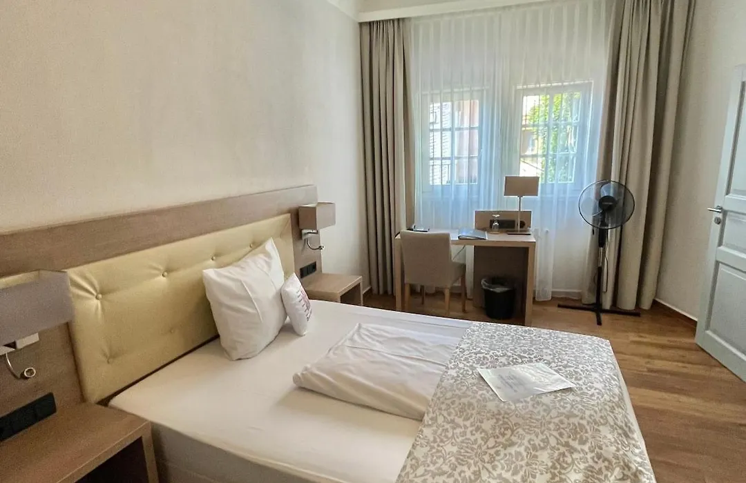 Hotel Doctor Weinstube-1