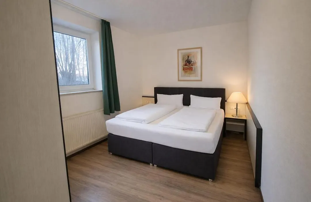 Sportpark Hotel Isernhagen-1