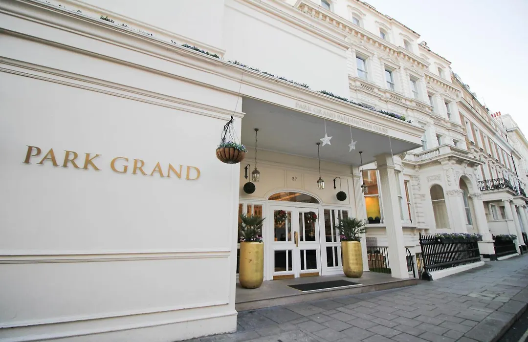Park Grand Paddington Court-1
