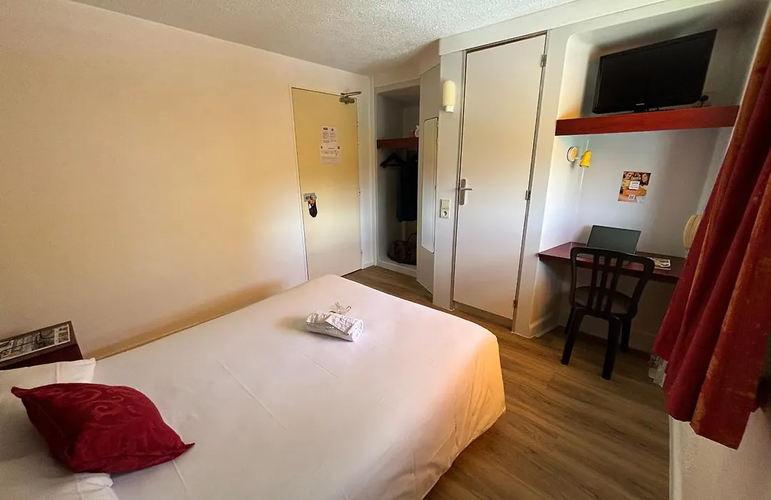 Brit Hotel Essentiel Villefranche-Sur-Saone - Ex Balladins-1