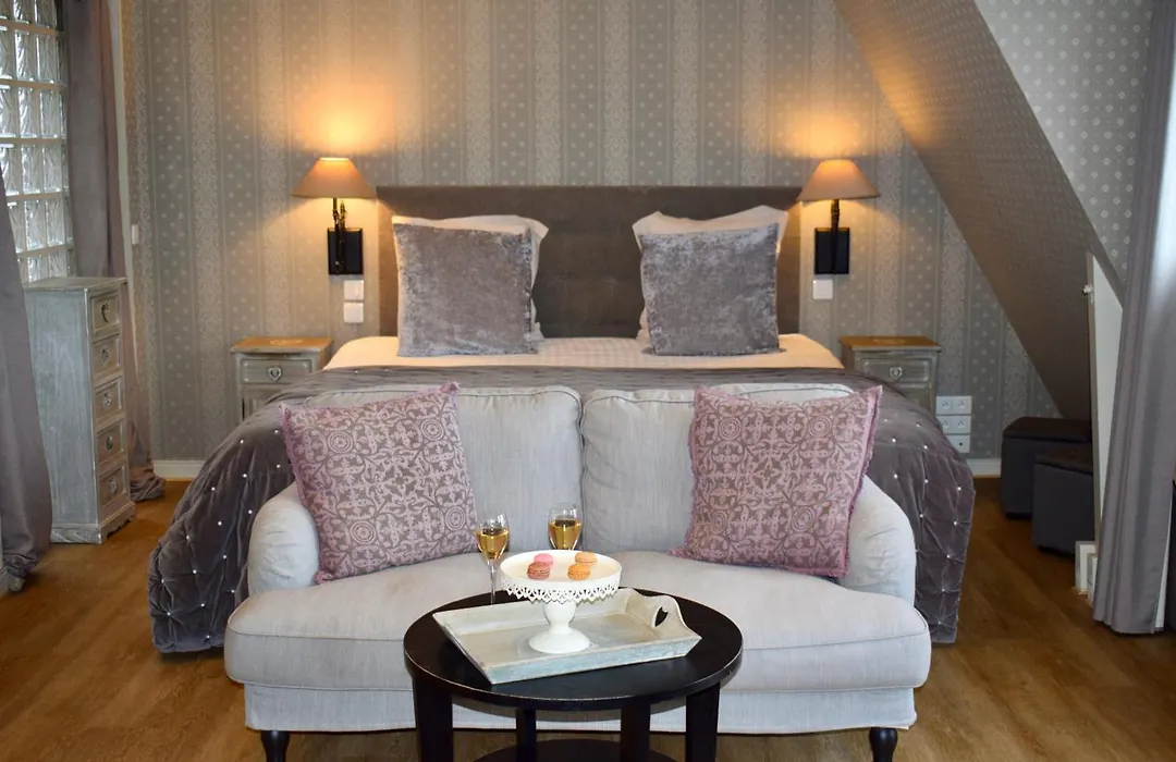 Le Trophee Boutique Hotel Spa- La Loggia Appart'Hotel-1