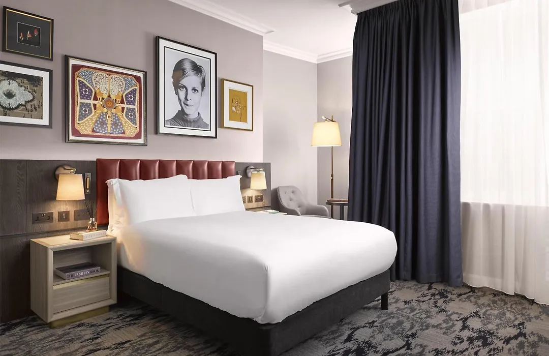 The Trafalgar St James London Curio Collection By Hilton-1