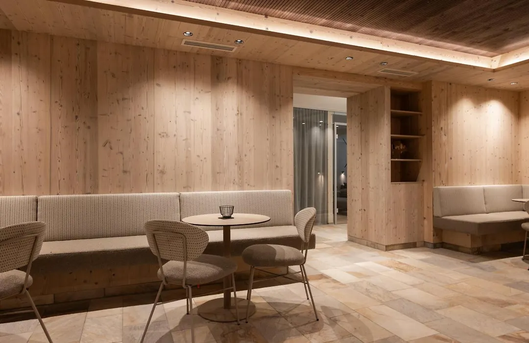 Hotel Kristall-1