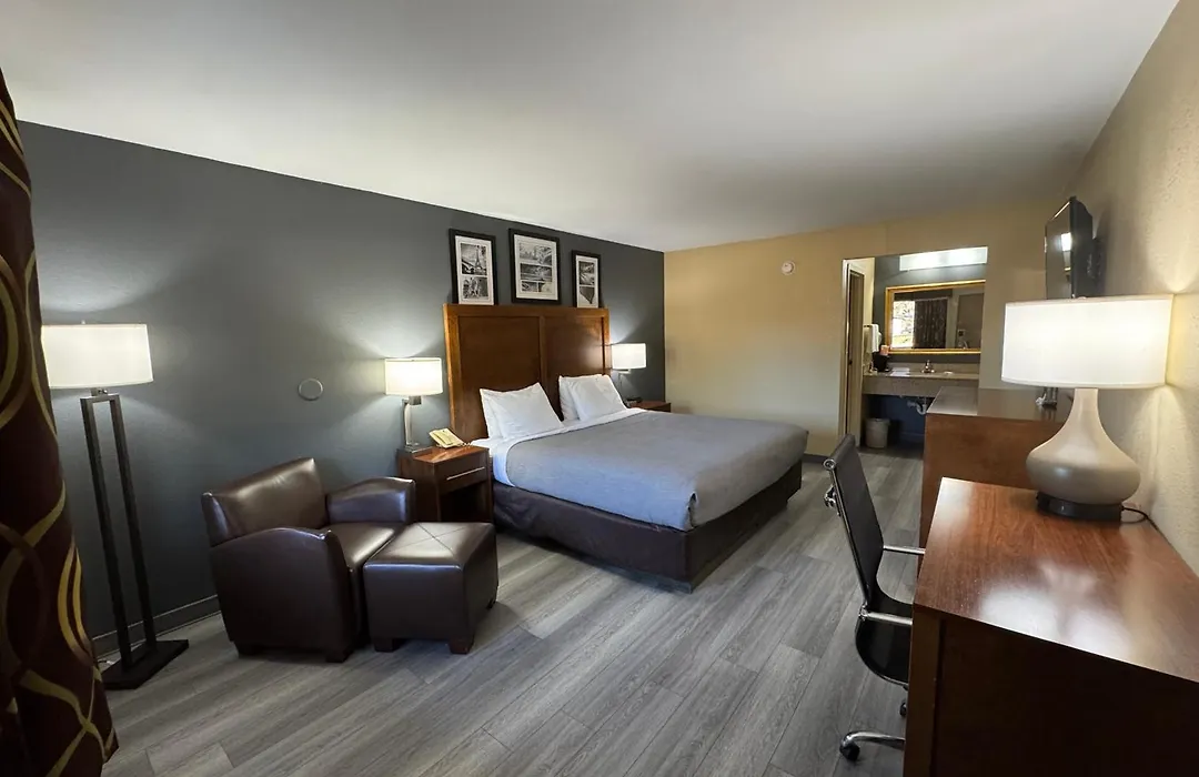 Quality Inn Kenly I-95-1