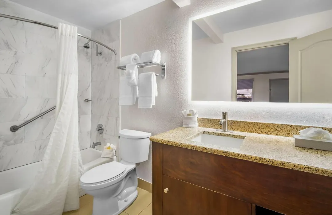 Days Inn By Wyndham Florida City-1