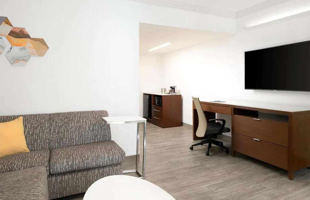 Doubletree Suites By Hilton Phoenix-1