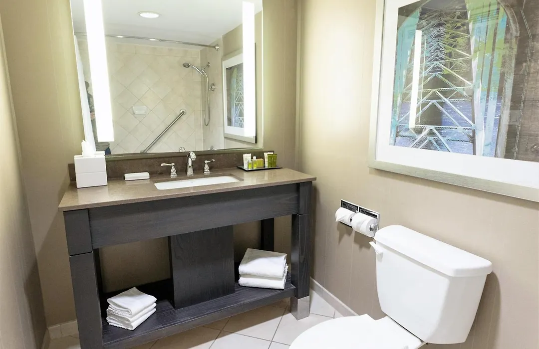 Hilton Niagara Falls/ Fallsview Hotel And Suites-1