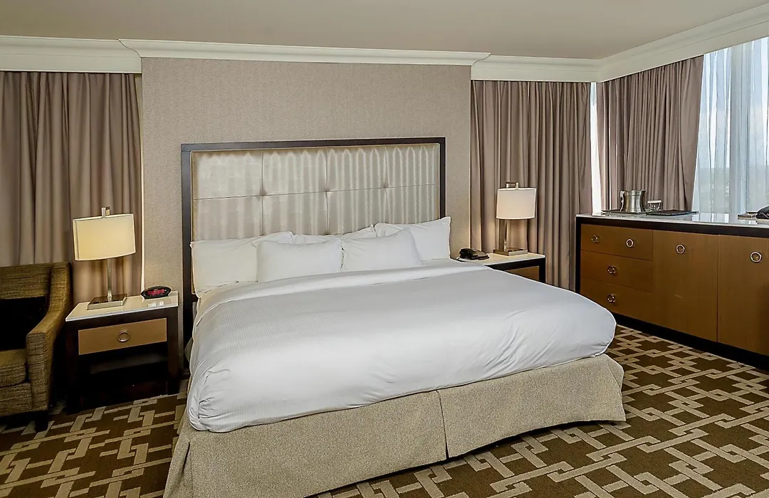 Hilton Niagara Falls/ Fallsview Hotel And Suites-1