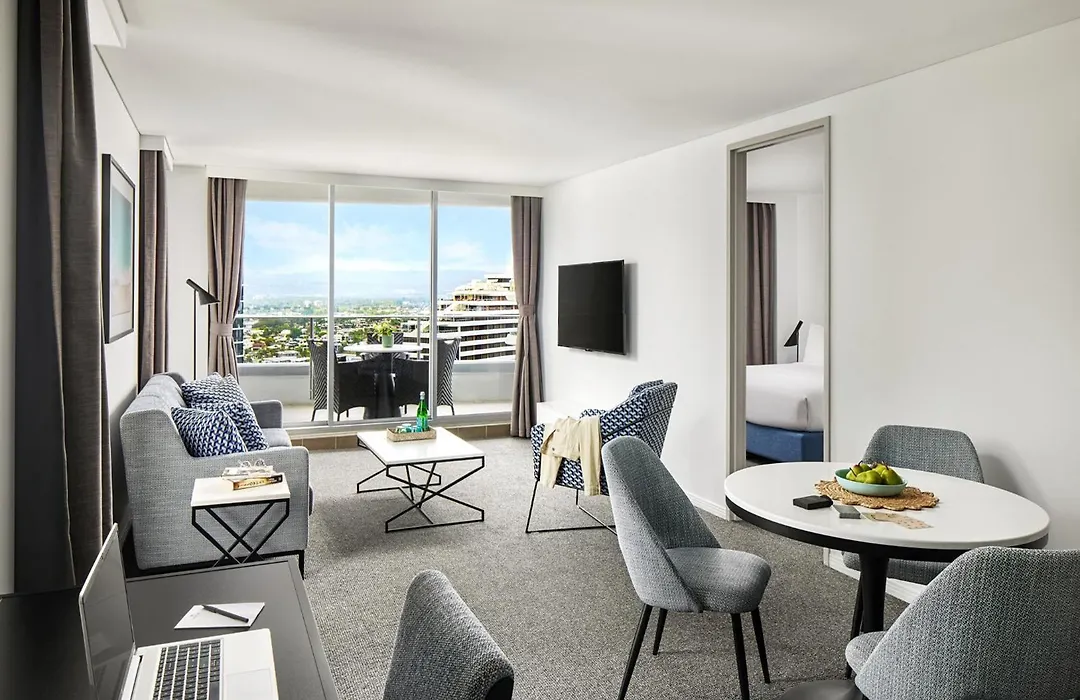 Meriton Suites Broadbeach-1