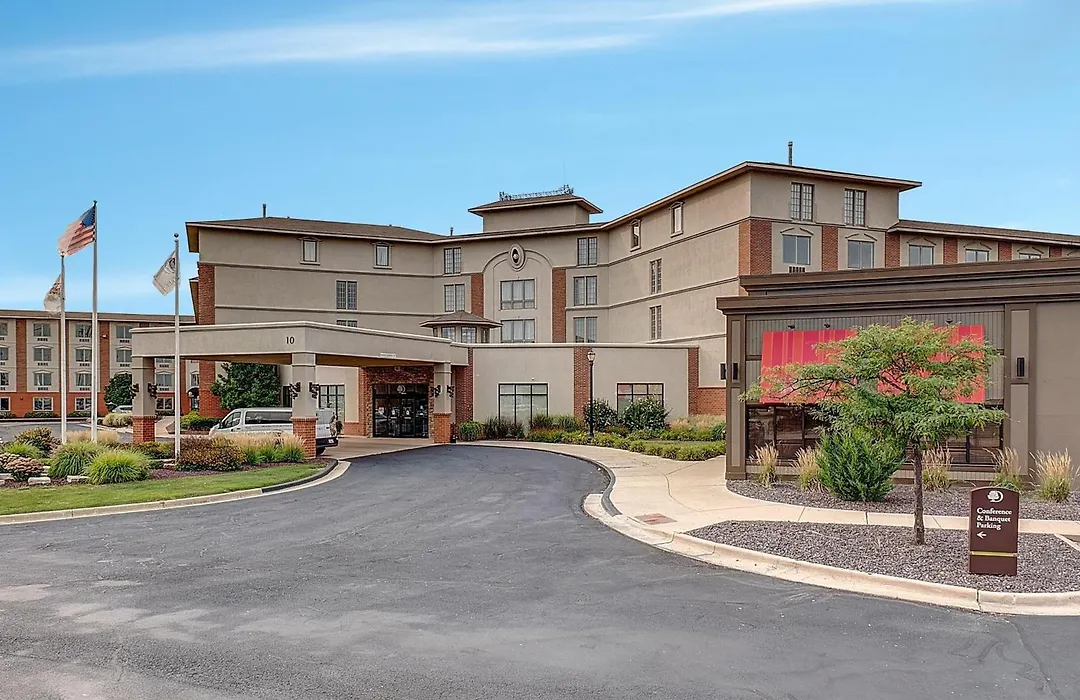 Doubletree By Hilton Bloomington-1