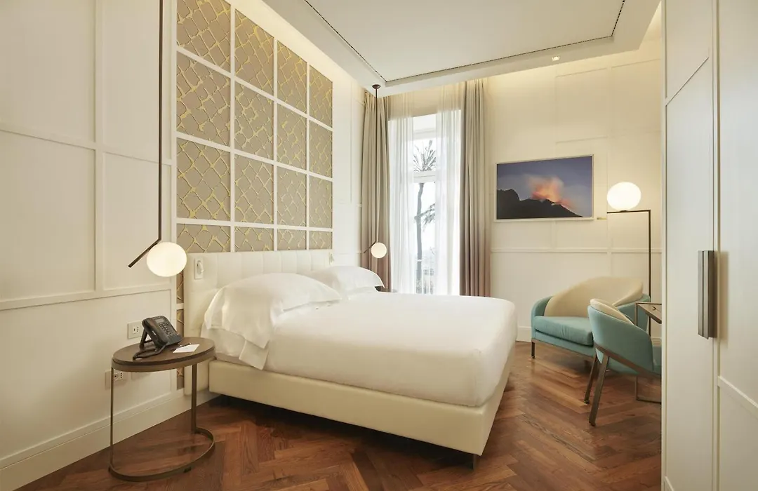 De Bonart Naples, Curio Collection By Hilton-1