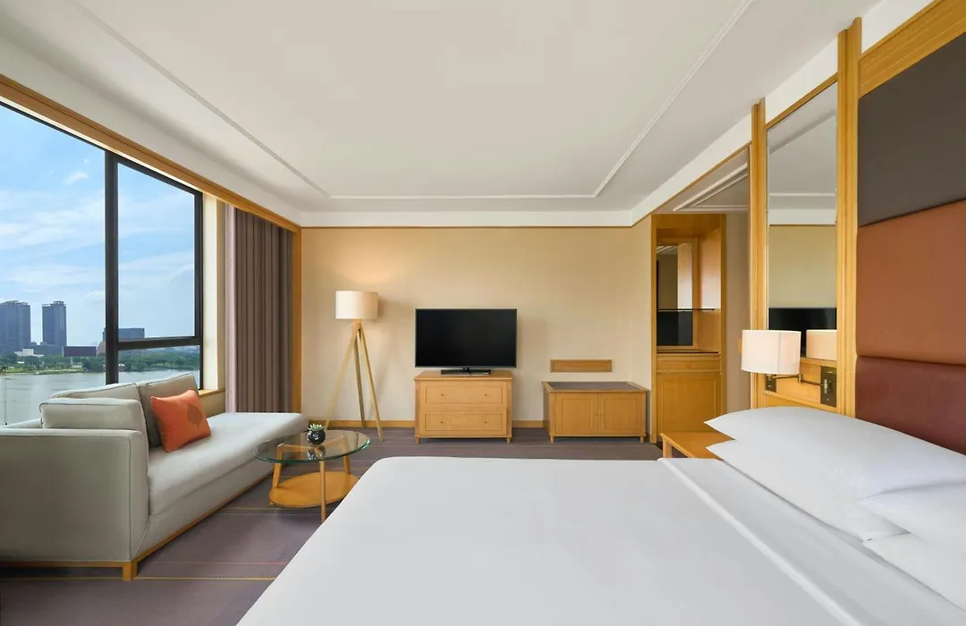 Renaissance Riverside Hotel Saigon-1