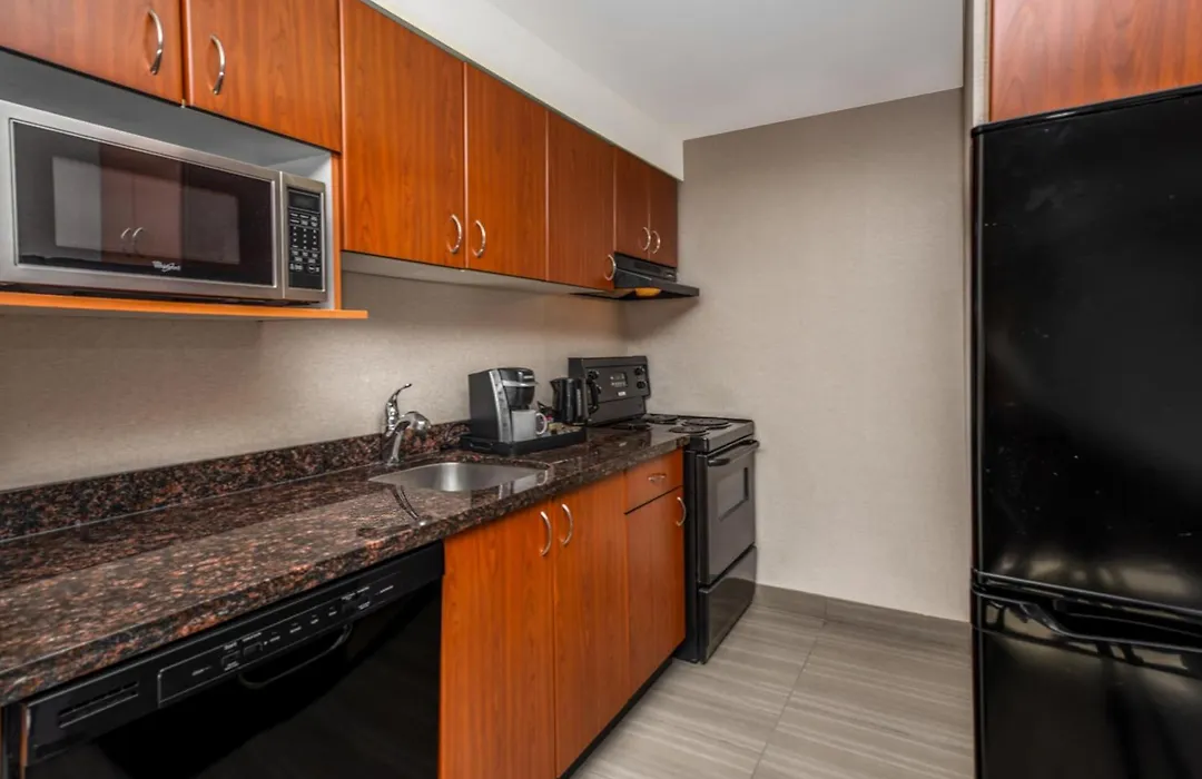 Coast Calgary Downtown Hotel & Suites By Apa-1