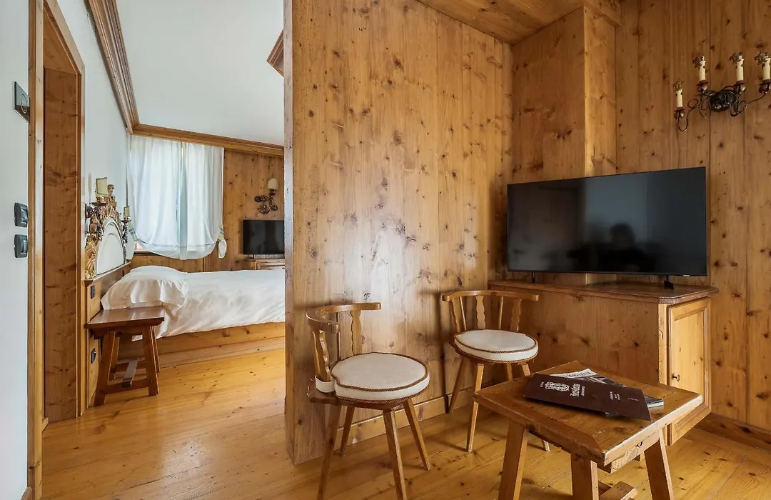 Hotel Cortina-1