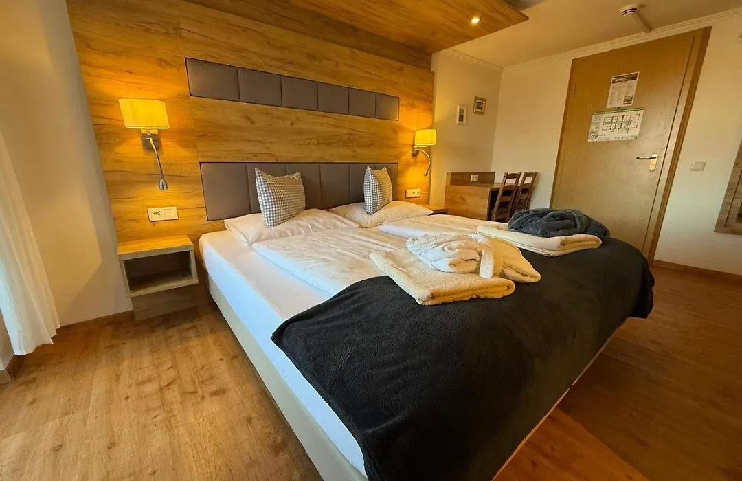Kur- und Wellnesshotel Waldruh-1