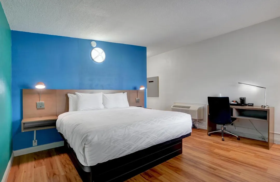Signature Inn Medford Downtown - Newly Renovated-1