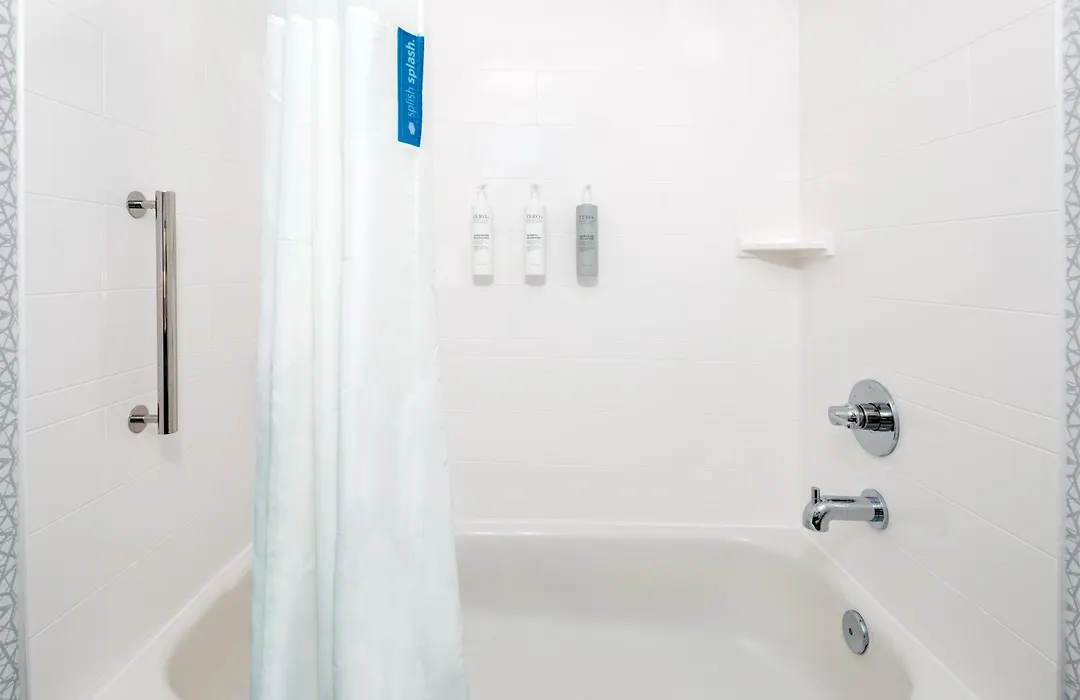 Hampton Inn & Suites Charlottesville At The University-1