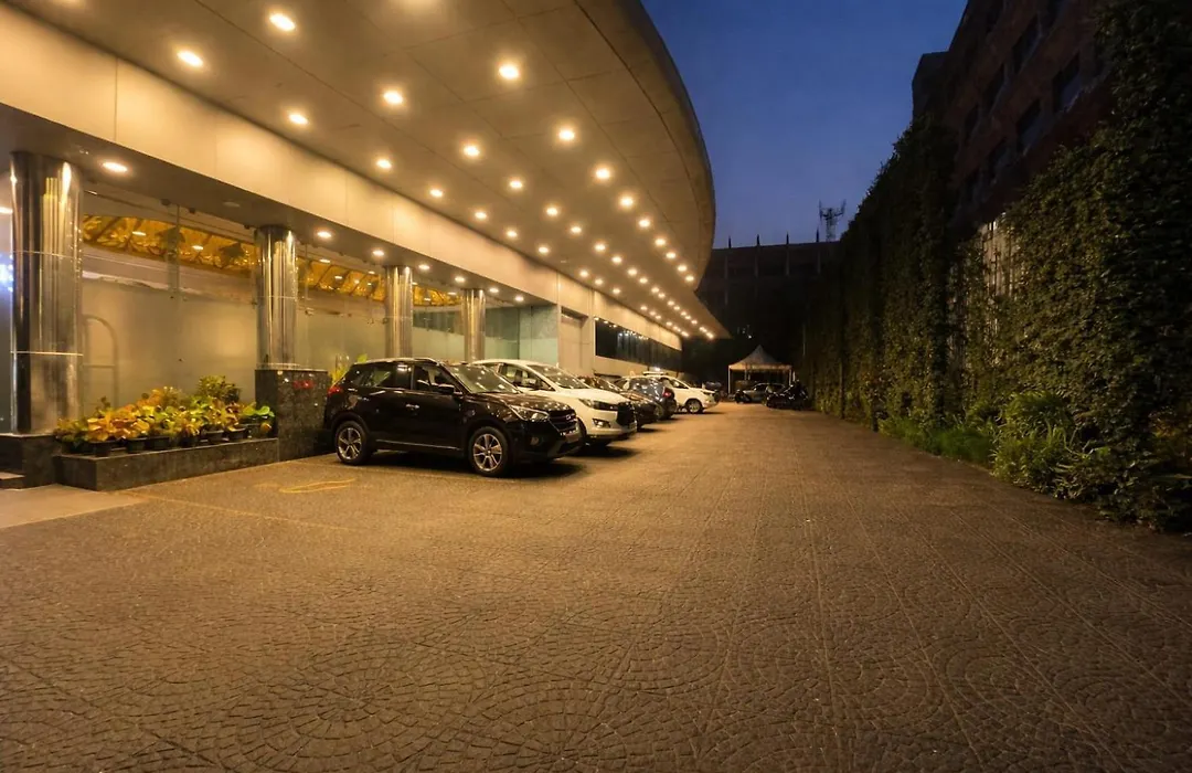 Hotel Saj Luciya-1