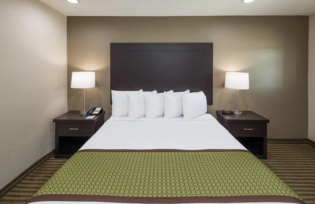Days Inn By Wyndham El Centro-1