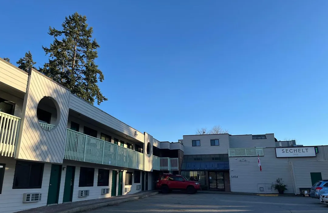 Sechelt Inn-1