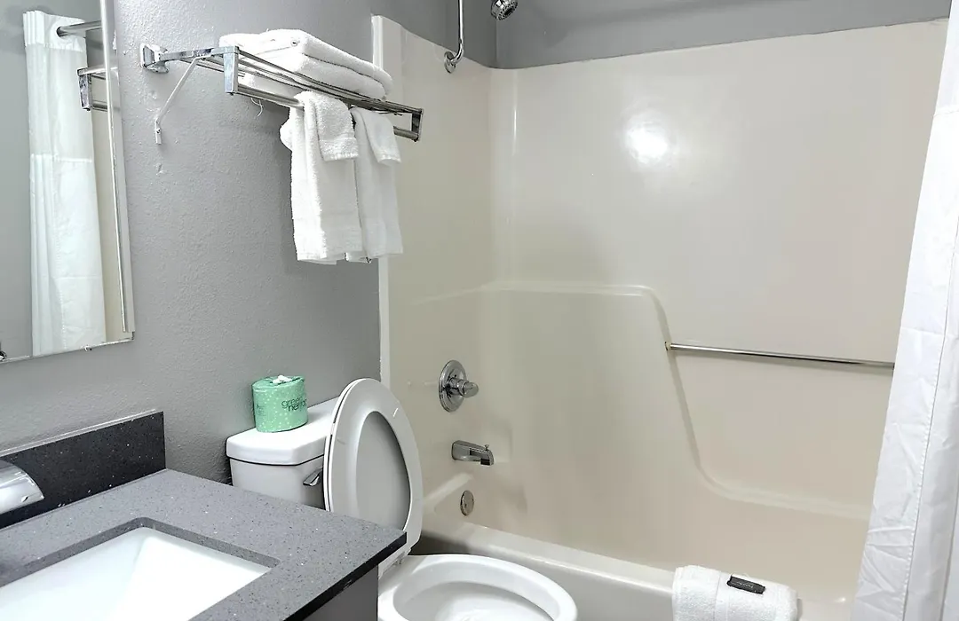 Americas Best Value Inn Fargo-1
