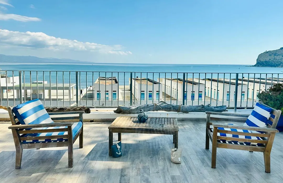 Il Profumo Del Mare Guesthouse-1