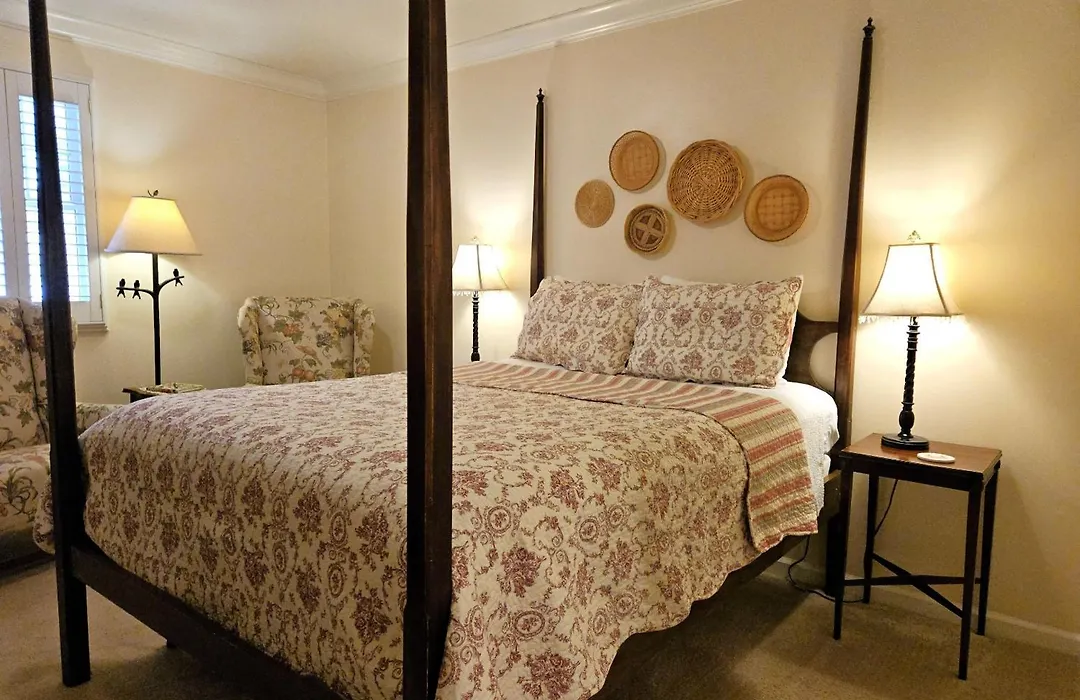 Green Tree Inn-1
