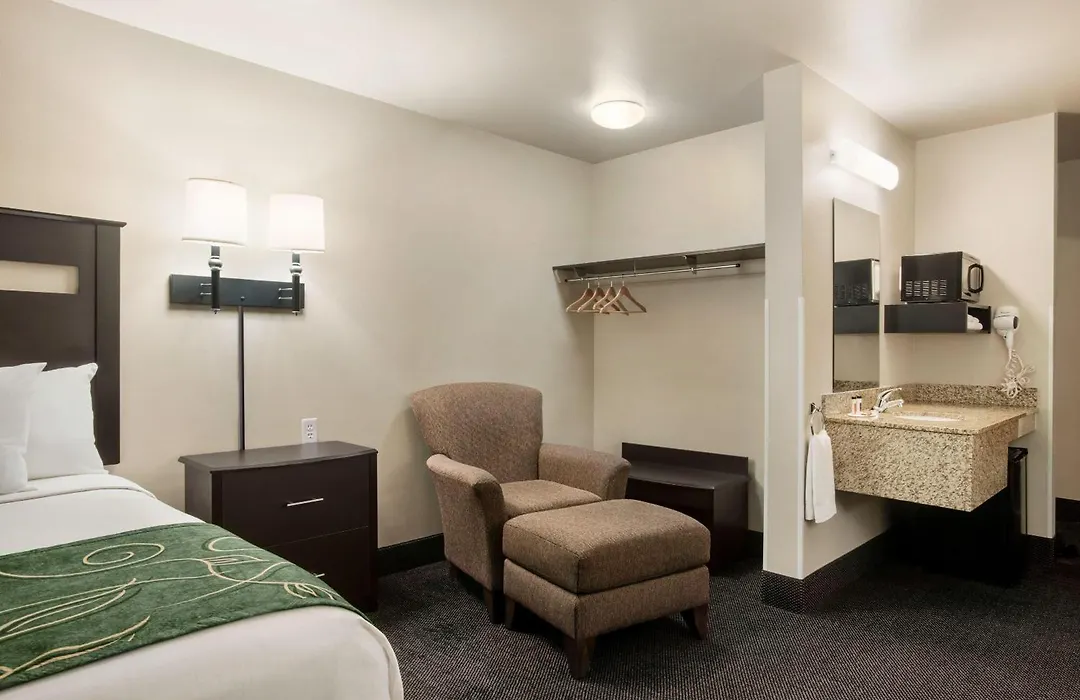 Baymont By Wyndham Glenwood-1
