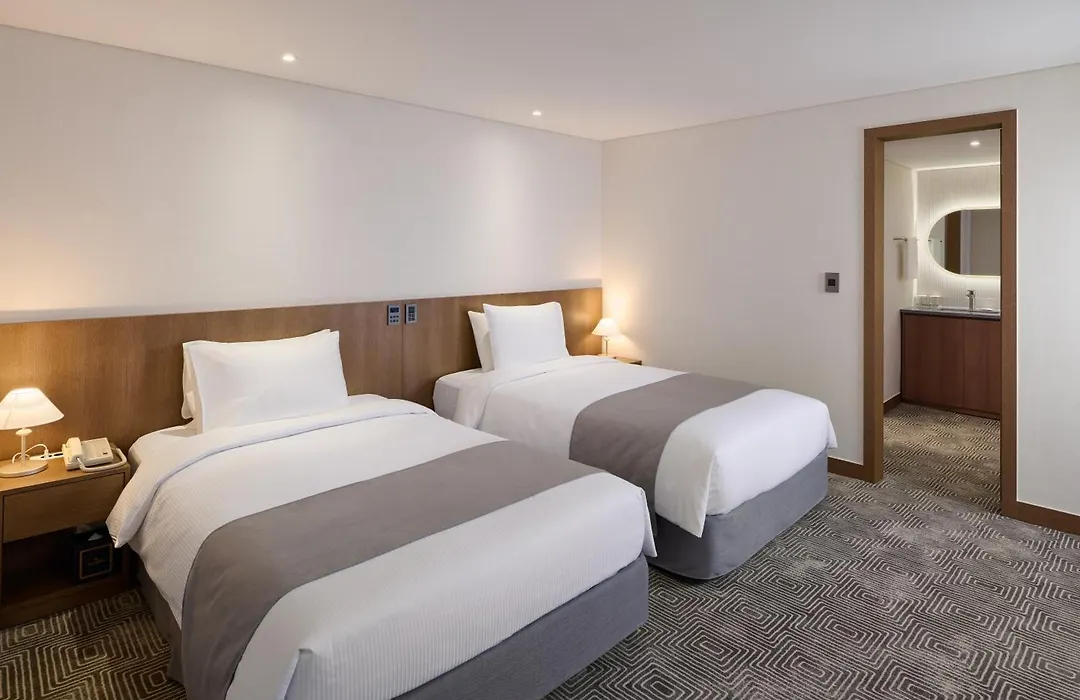 Hotel President-1