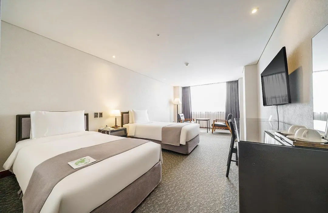 Hotel President-1