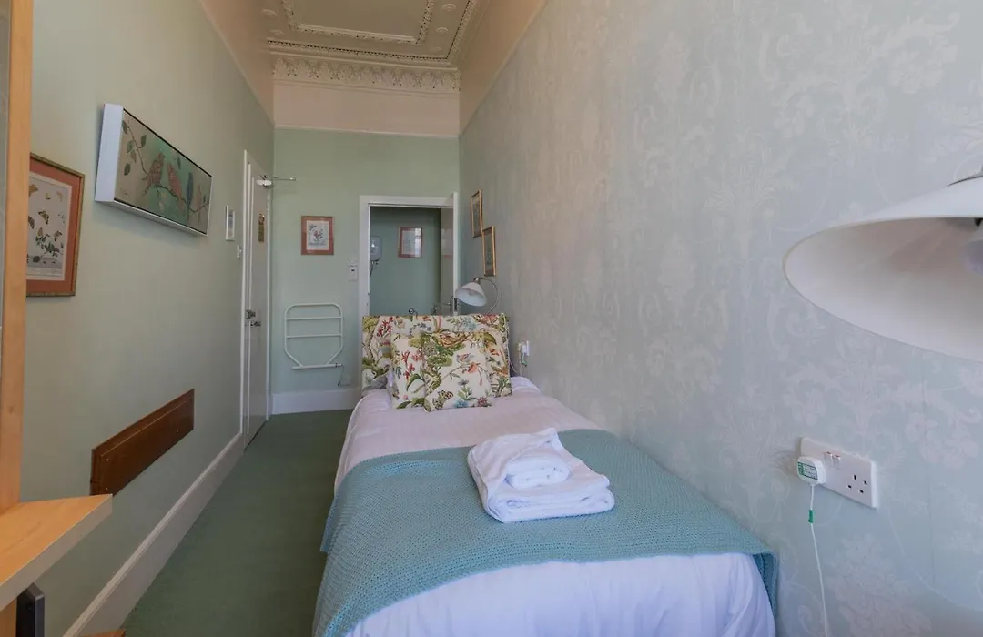 The Ardyne Guest House-1