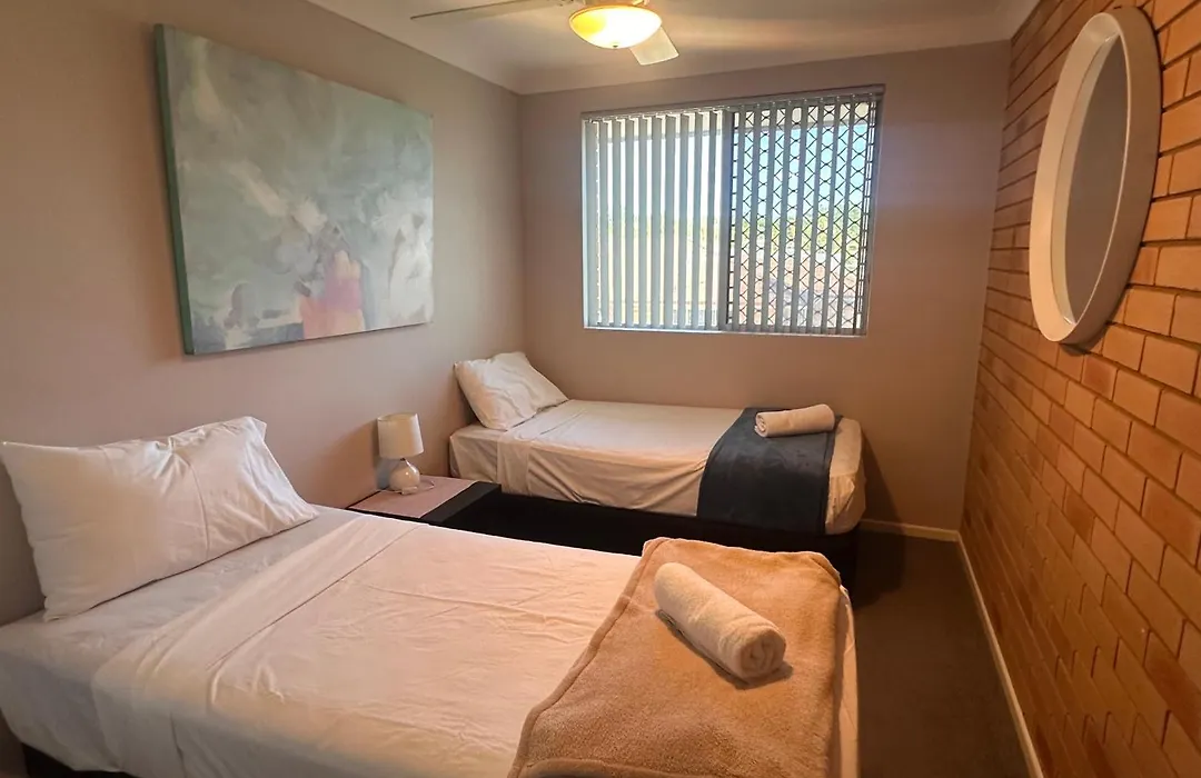 Beachlander Self-Contained Holiday Apartments-1