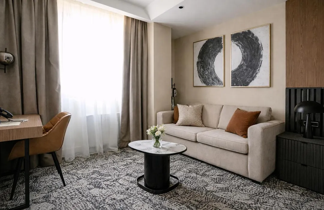Hotel Hedonic-1