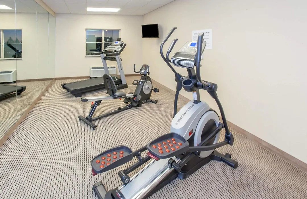 Baymont By Wyndham Grand Forks-1