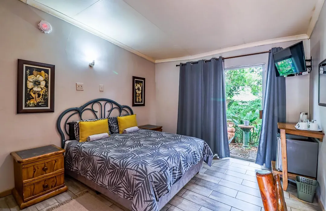Flamboyant Guesthouse-1