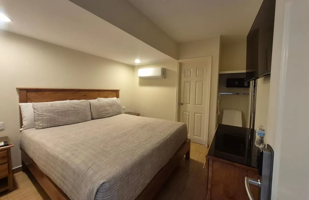 Hotel Baja-1